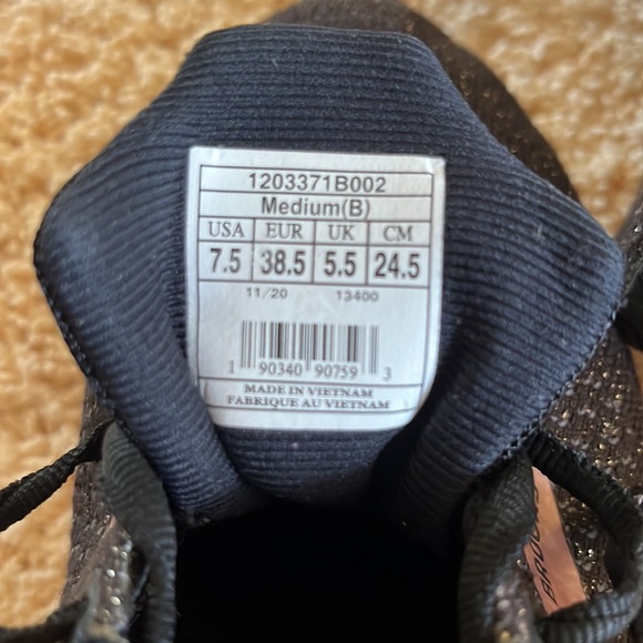 Womens Brooks shoes - Picture 6 of 6